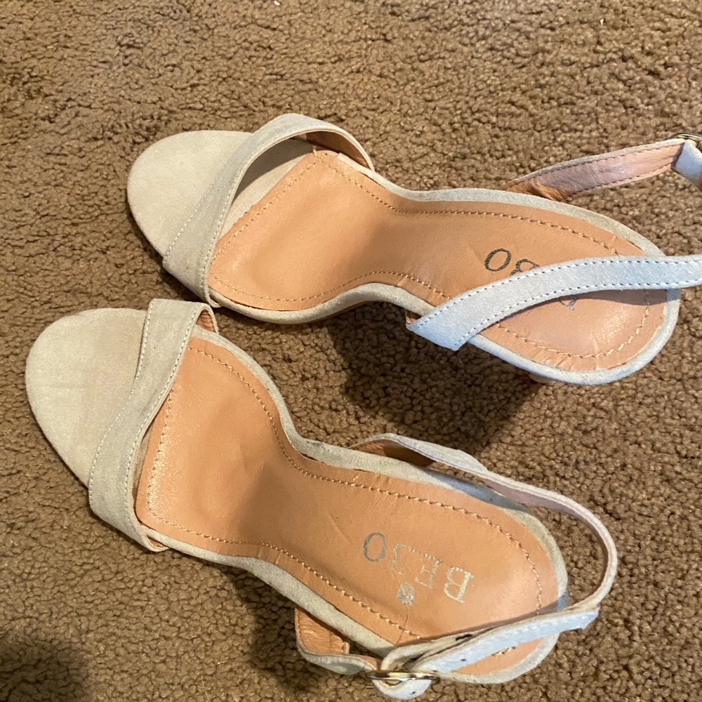 Slingback heels - Picture 3 of 3